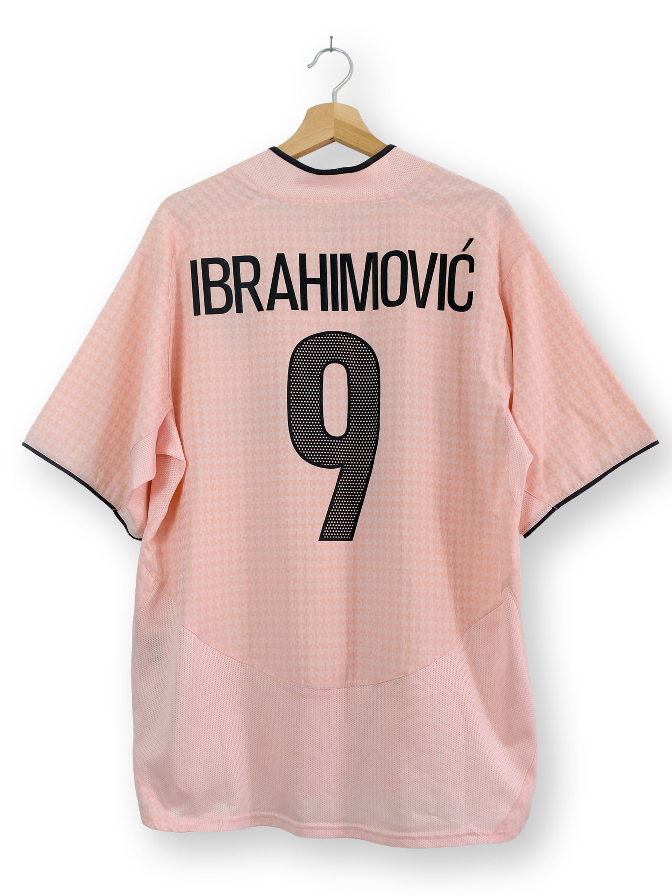 Juventus 2003/04 Away Kit – IBRAHIMOVIC #9 – (XL) – Coleira