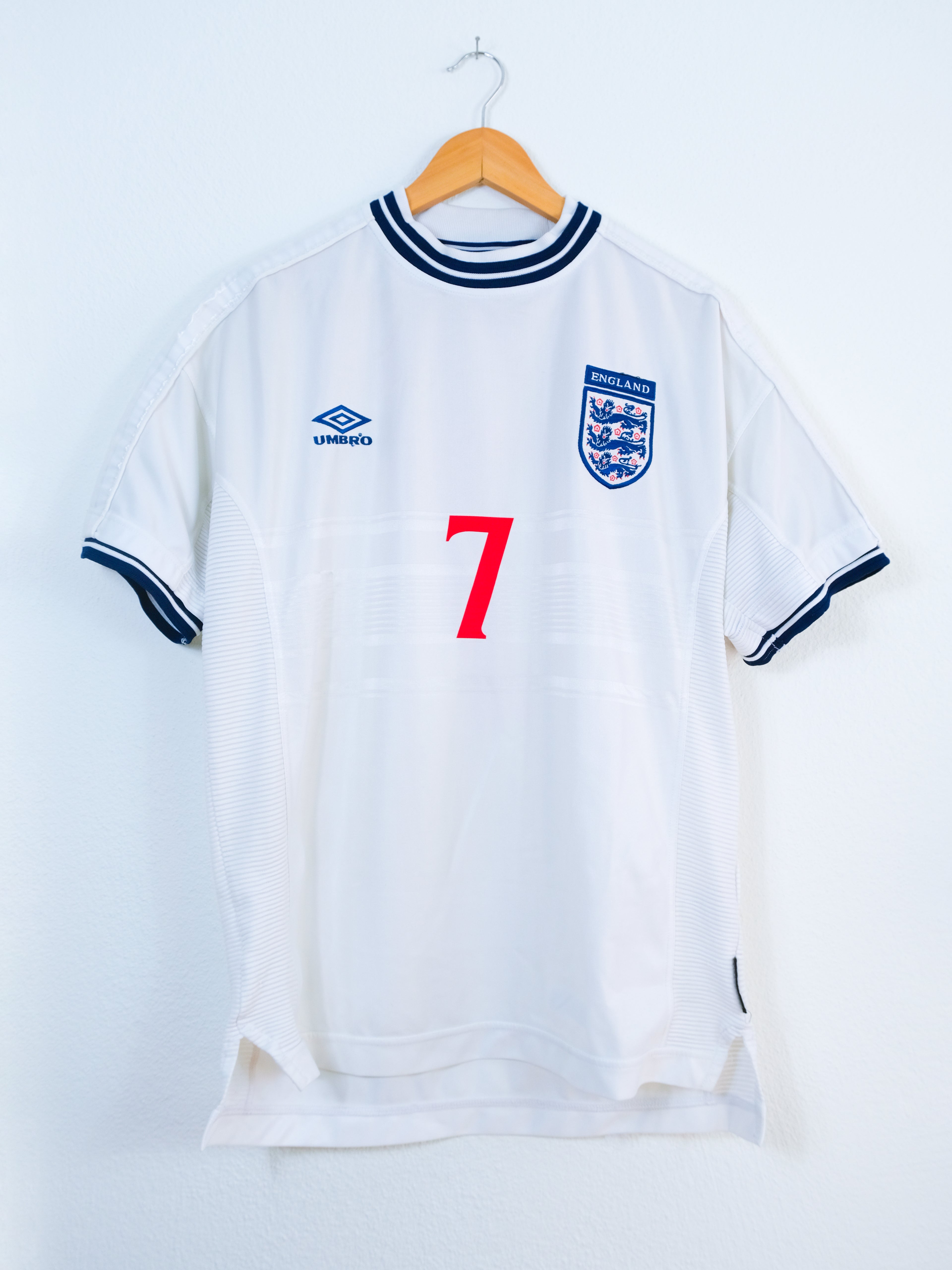 England 2000/01 Heim Trikot – BECKHAM #7 – (L)
