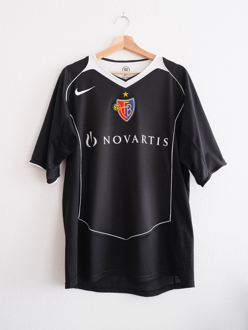 FC Basel 2004/05 Away Kit – PETRIC #7 – (XL)