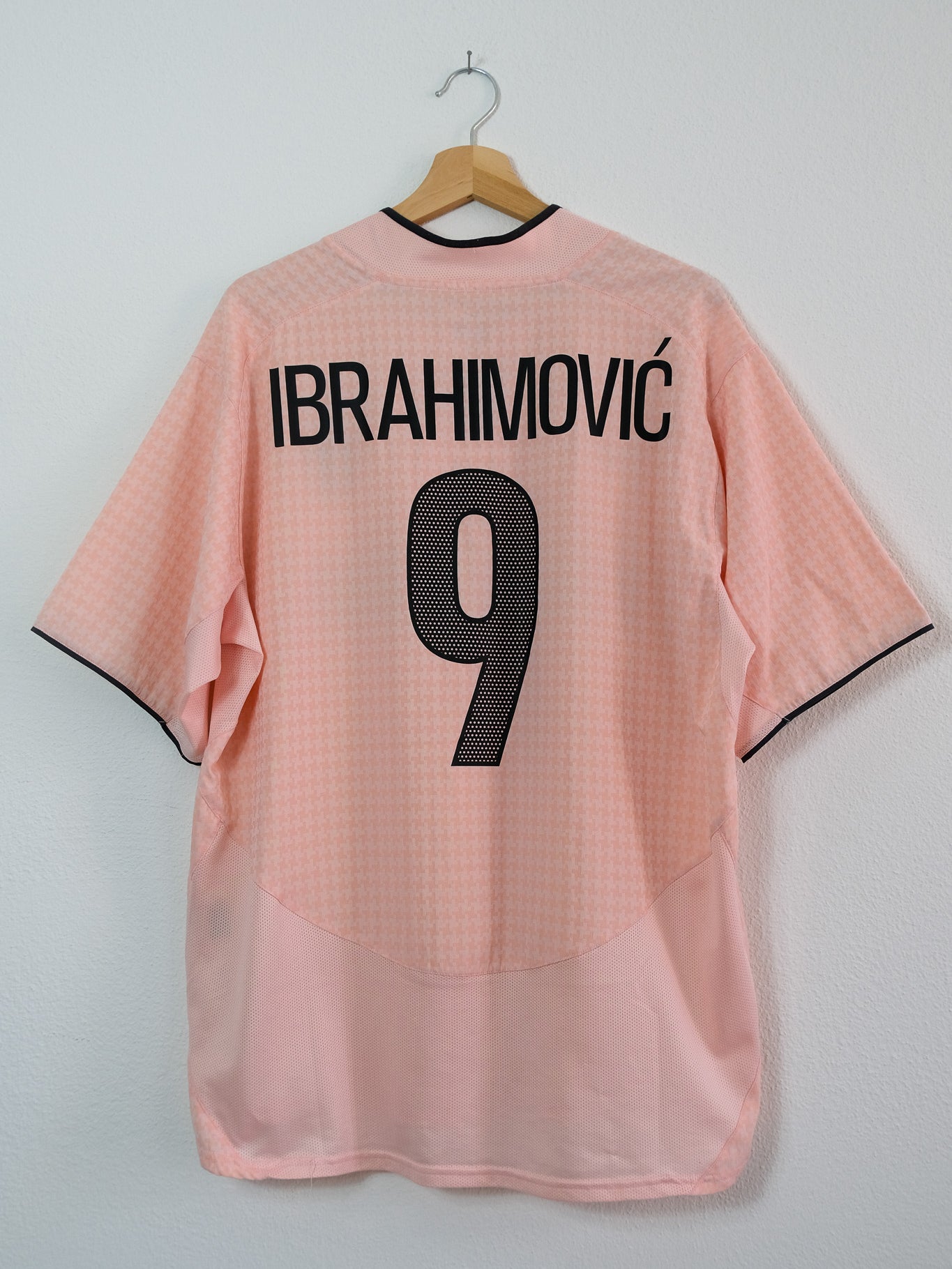 Juventus 2003/04 Auswärts Trikot – IBRAHIMOVIC #9 – (XL)