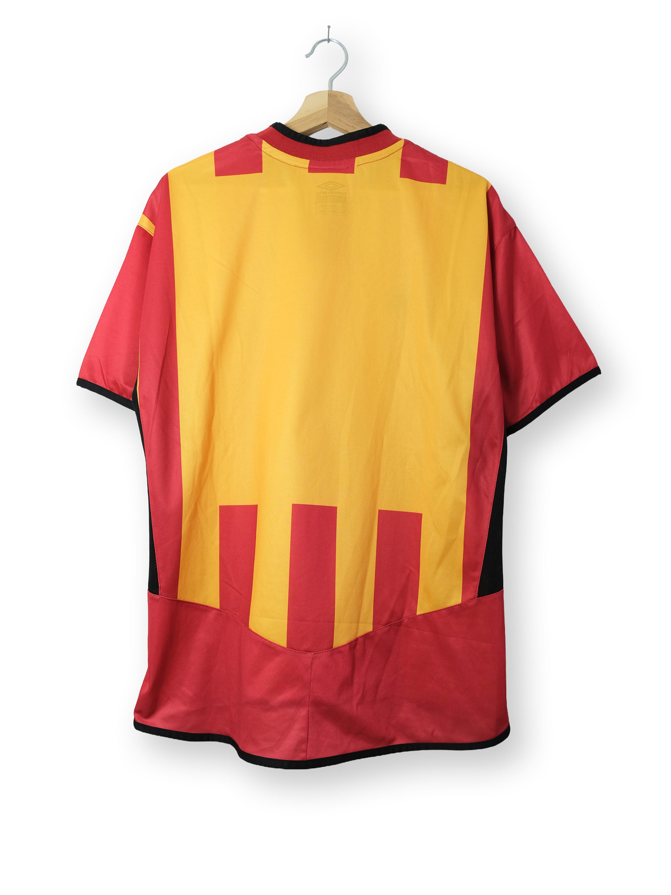 Galatasaray 2004/05 Home Kit (L)