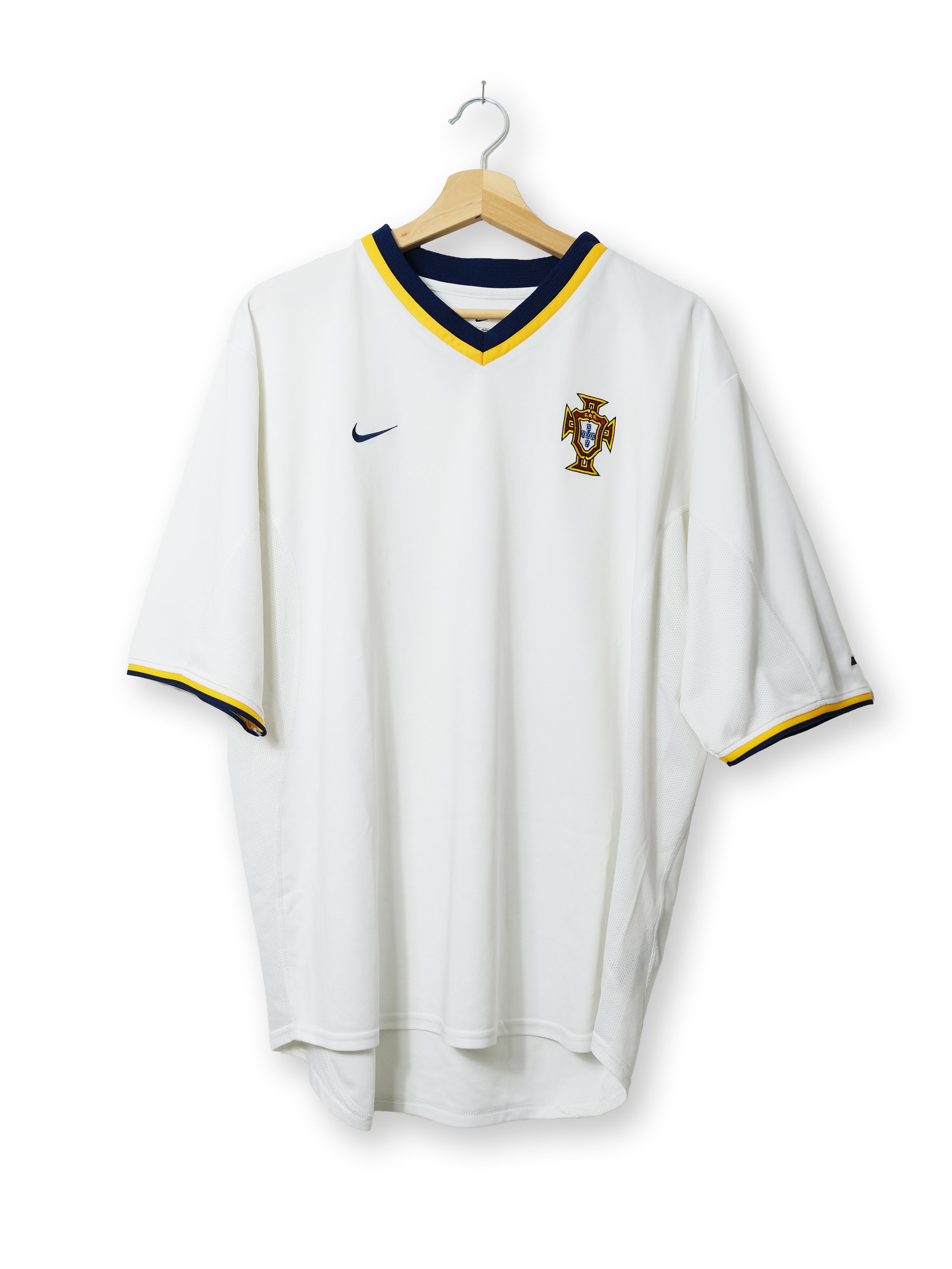 Portugal 2000/01 Away Kit (XL)
