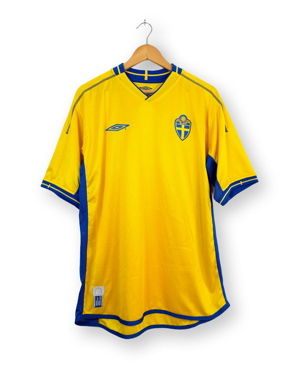 Sweden 2004/05 Home Kit – (L)