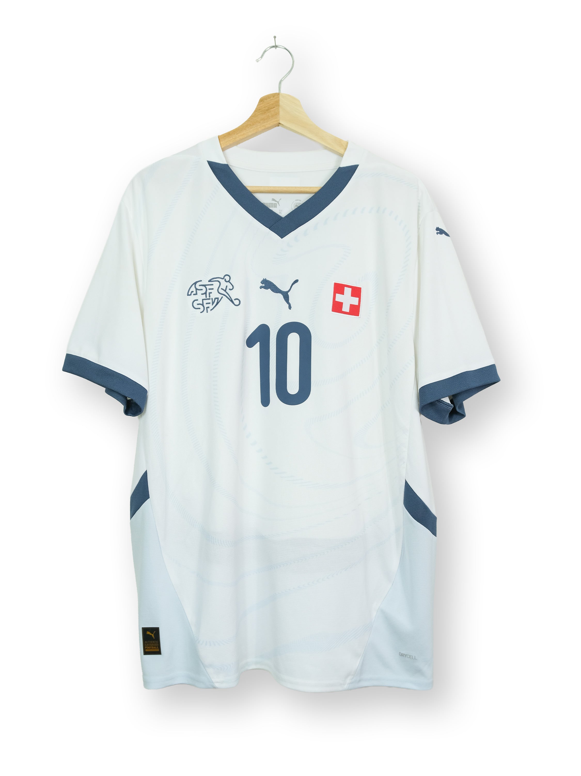 Schweiz 2024/25 Auswärts Trikot – XHAKA #10 – (XL)