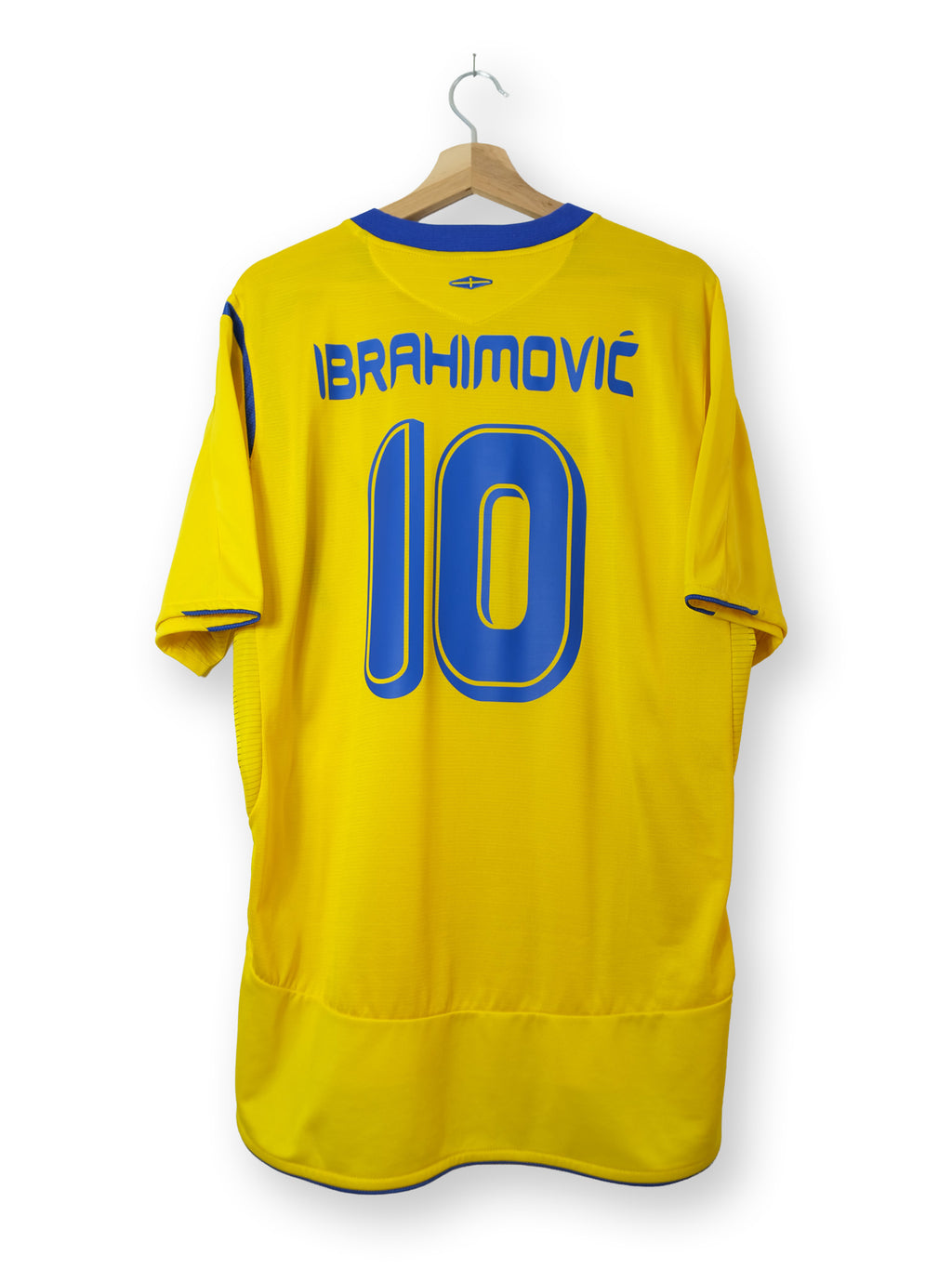 Sweden 2006/07 Home Kit – IBRAHIMOVIC #10 – (XL)